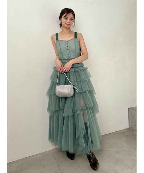 チュールティアードボリュームドレス