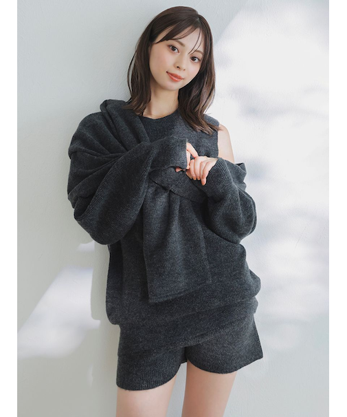 ディフォメーションニットプルオーバー