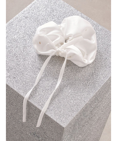 ベロアリボン付きシュシュ