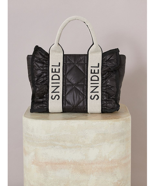 フリルキルティングロゴバッグ