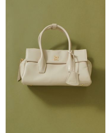 フラップボストンバッグ