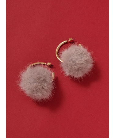 ファーフープピアス