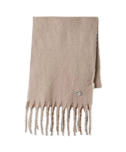 ブローチ付きマフラー