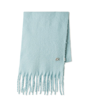 ブローチ付きマフラー