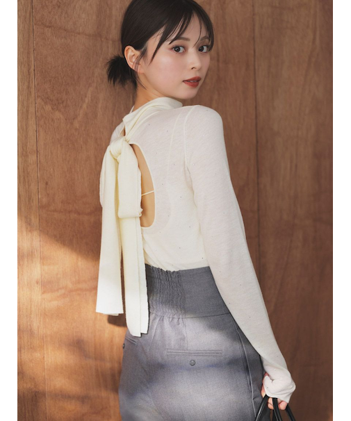 バックオープンニットプルオーバー