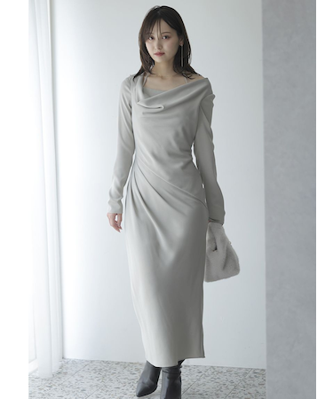 ドレープバックサテンロングワンピース