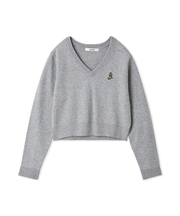 ブローチ付きニットプルオーバー