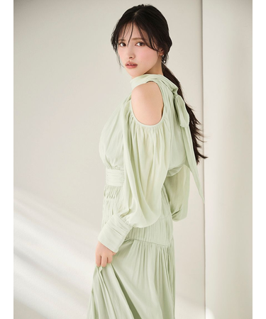 コールドショルダーロングワンピース