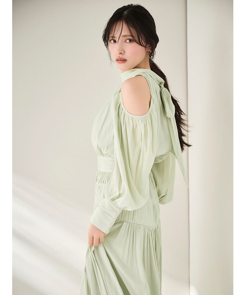 コールドショルダーロングワンピース