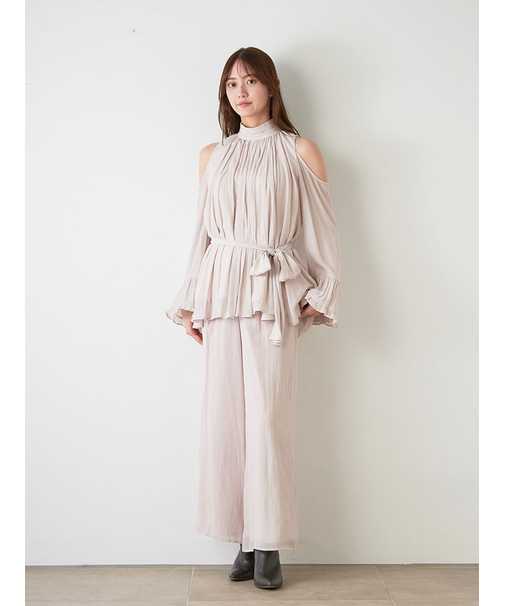 コールドショルダーパンツセットアップ