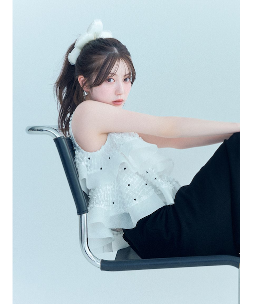 ラッフルジャガードボリュームブラウス