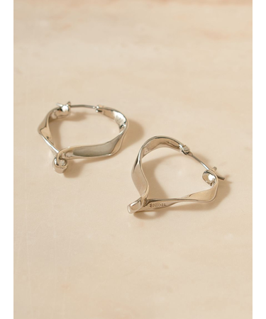 ツイストハートフープピアス