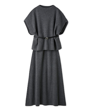 ベルト付きケープ風ニットアップ