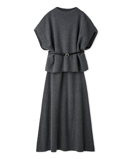 ベルト付きケープ風ニットアップ