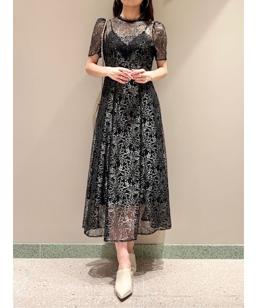 シャイニーレースドレス