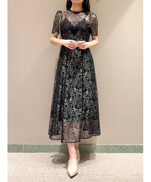 シャイニーレースドレス