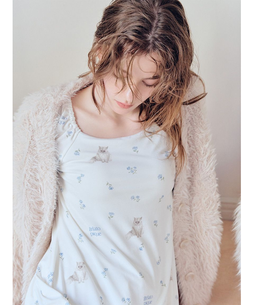 フラワーキャット柄カップインプルオーバー