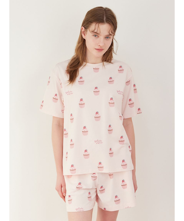 カップケーキ柄Tシャツ