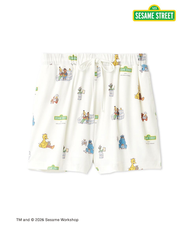 【SESAME STREET】総柄ショートパンツ