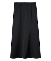 サテンナロースカート