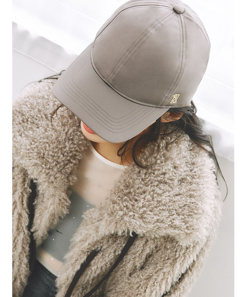 メタリックロゴキャップ