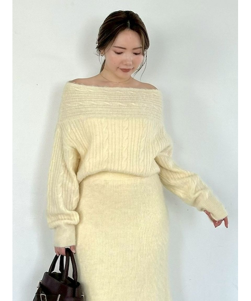 アルパカシャギーケーブルオフショルニット