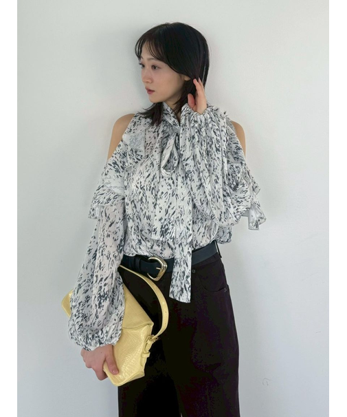 【限定カラー】2wayショルダーフリルボウタイブラウス