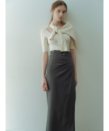 ベルト付きタックデザインストレートスカート