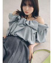 ボリュームパフブラウス