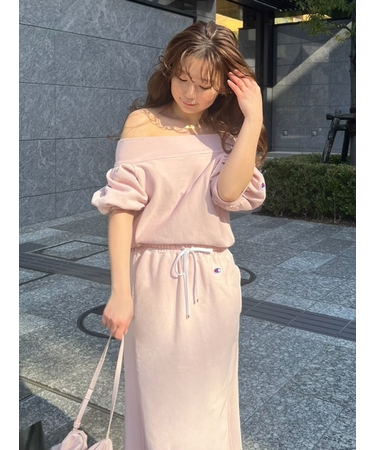 【FRAY I.D｜Champion】パフスリーブオフショルスウェット