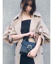 トラペーズフラップバックルバッグ