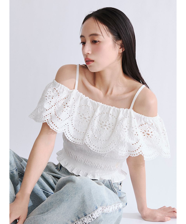 オフショルダーレースブラウス