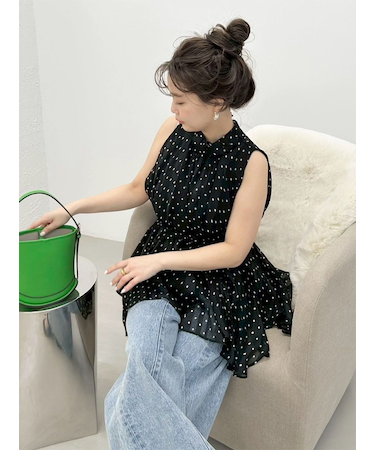 リボンタイホルターブラウス