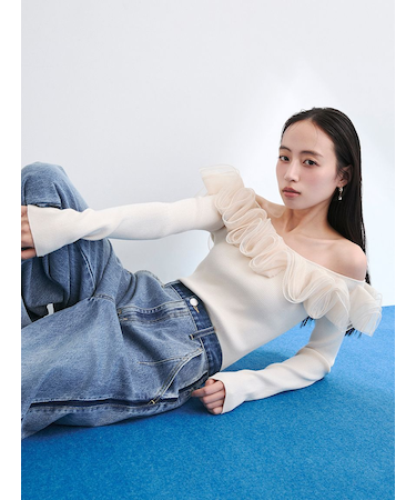 フリルコンビオフショルダーリブニット