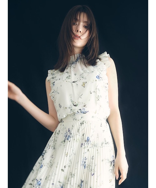 【Happy品】ハー　コンパクトフリルブラウス　ギャザー　パフスリーブ フラワープリントギャザーフリルブラウス｜フレイアイディーの通販