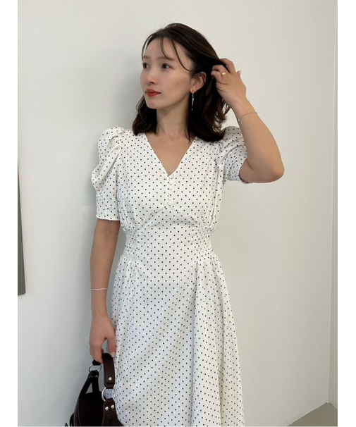 パフスリーブドットワンピース