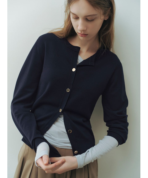 シルクブレンドクルーネック金釦ニットカーディガン／ウォッシャブル