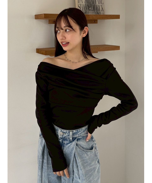 ギャザーオフショルカットソー