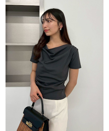 ドレープネックオフショルカットソー／ウォッシャブル