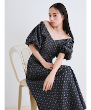 【00サイズあり】ボリュームパフスリーブワンピース