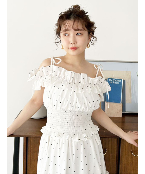 LILY BROWN 2wayデコルテフリルトップス