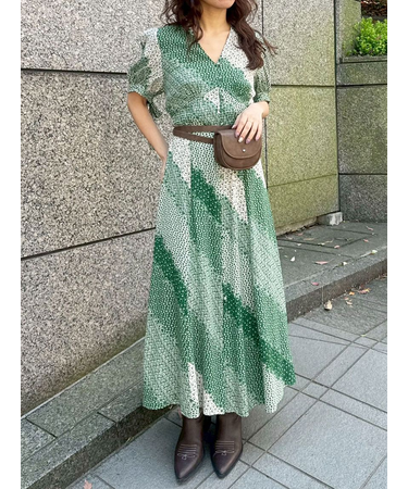 フラワープリントフレアワンピース