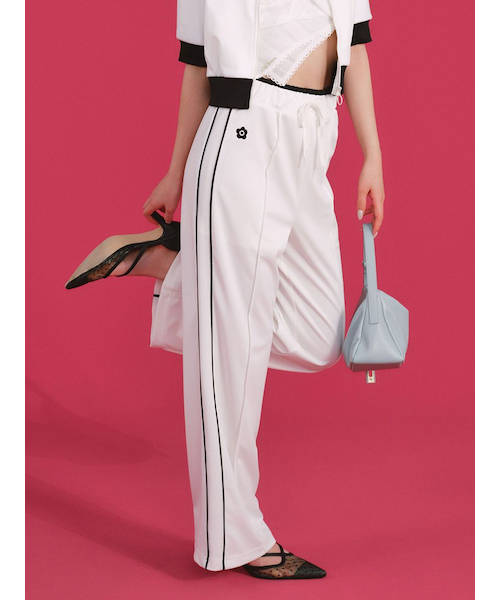 LILY BROWN×MARY QUANT】デイジー刺繍セミフレアトラックパンツ