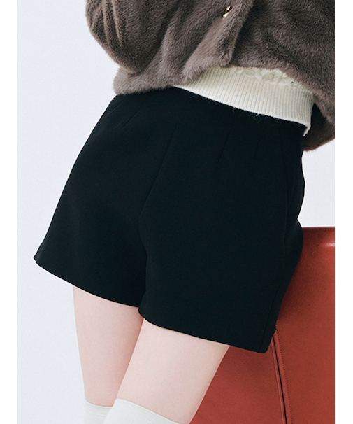 ミニマルショートパンツ