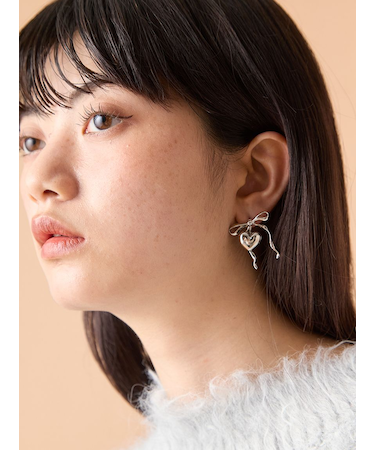 ハートリボンピアス