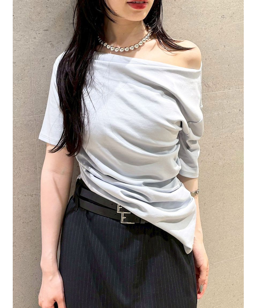 ドレープオフショルカットソー