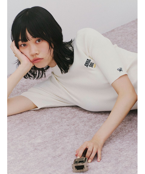 【LILY BROWN ×ANNA SUI】ロゴ刺繍ハイネックリブニット
