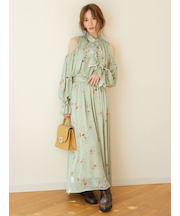 ショルダーオープンワンピース