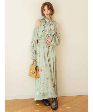 ショルダーオープンワンピース