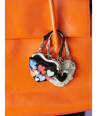 ラブリーポーチコインチャーム(Hearts2Hearts着用)